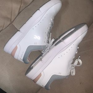 Womens On Cloud The Roger Advantage size 9.5